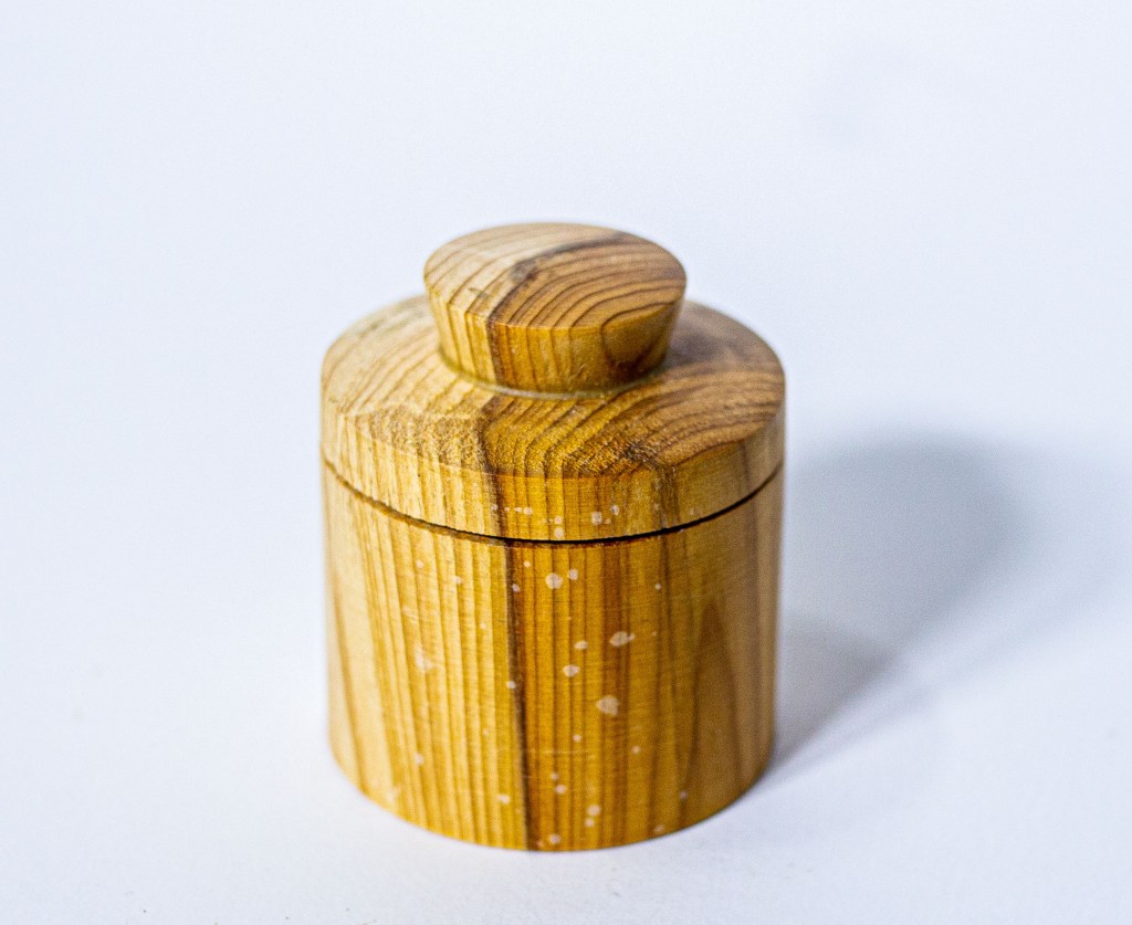 Pill Box in Yew (£4)
